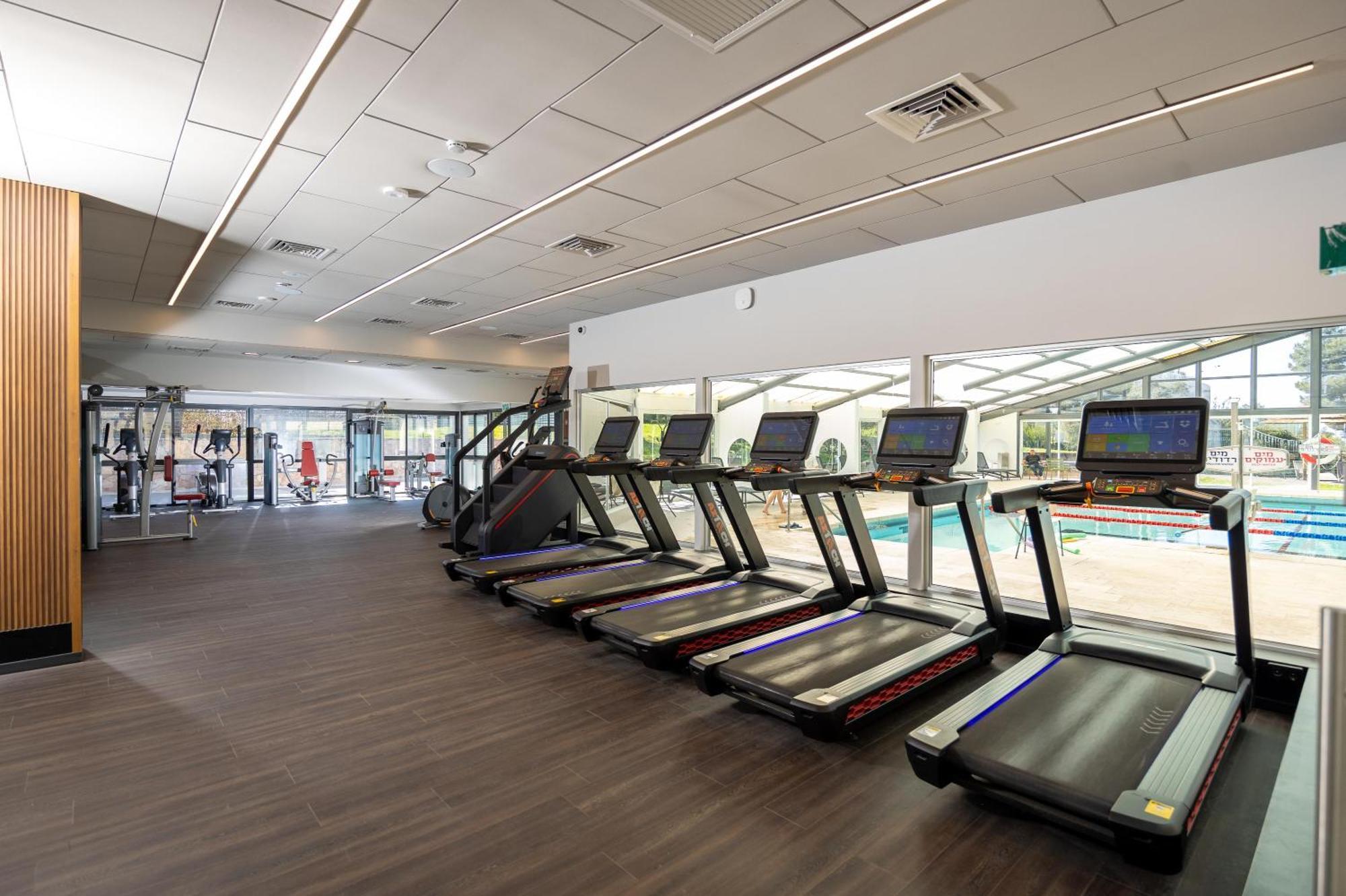 C Hotel Neve Ilan Esterno foto