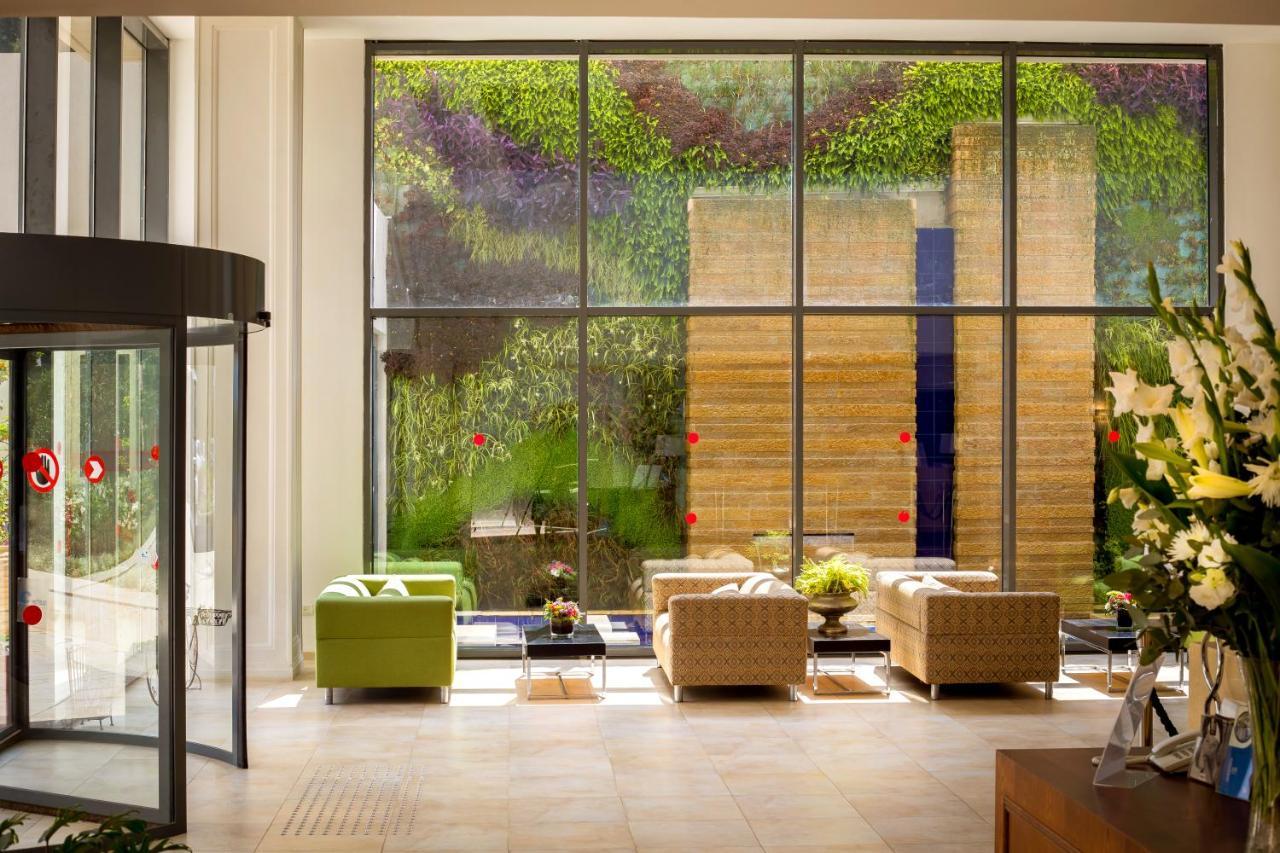 C Hotel Neve Ilan Esterno foto